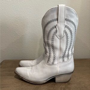 White Western Leather Cowboy Boots for Women
